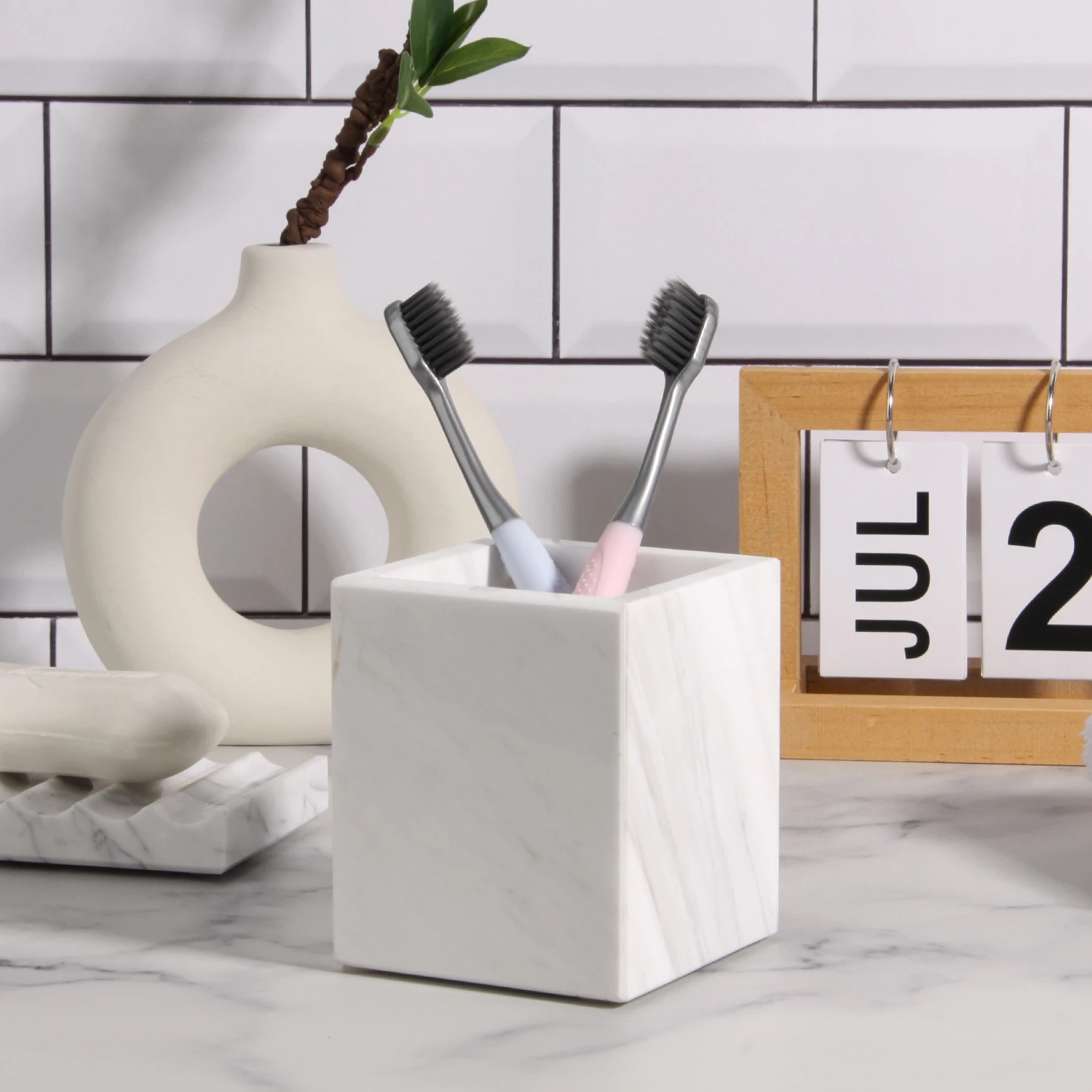 Soporte para cepillos de dientes cuadrado blanco jazz